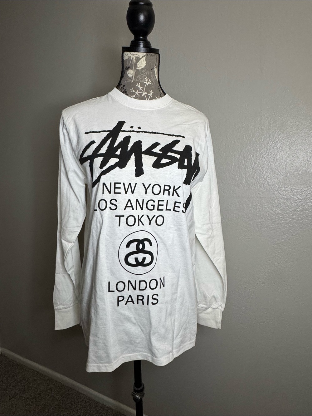 Stussy White Long Sleeve Logo Tee (NEW without TAG), READ DESCRIPTION.